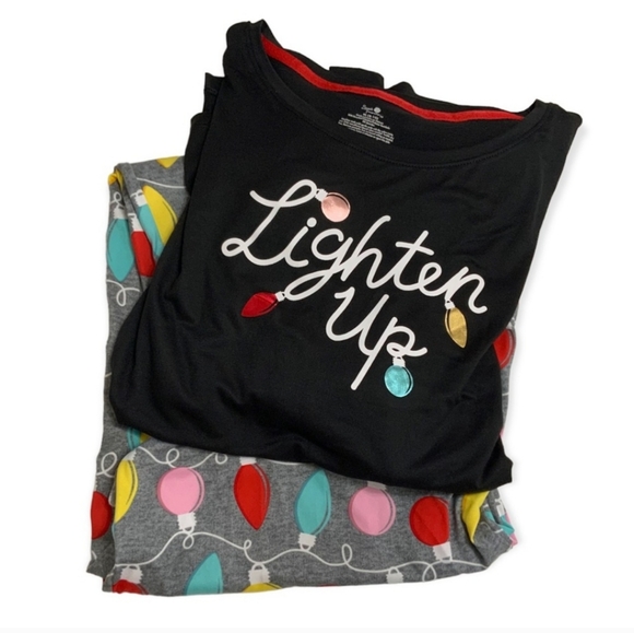 SECRET TREASURES Lighten Up Holiday Pajama Set NWT - SMALL - Picture 1 of 9